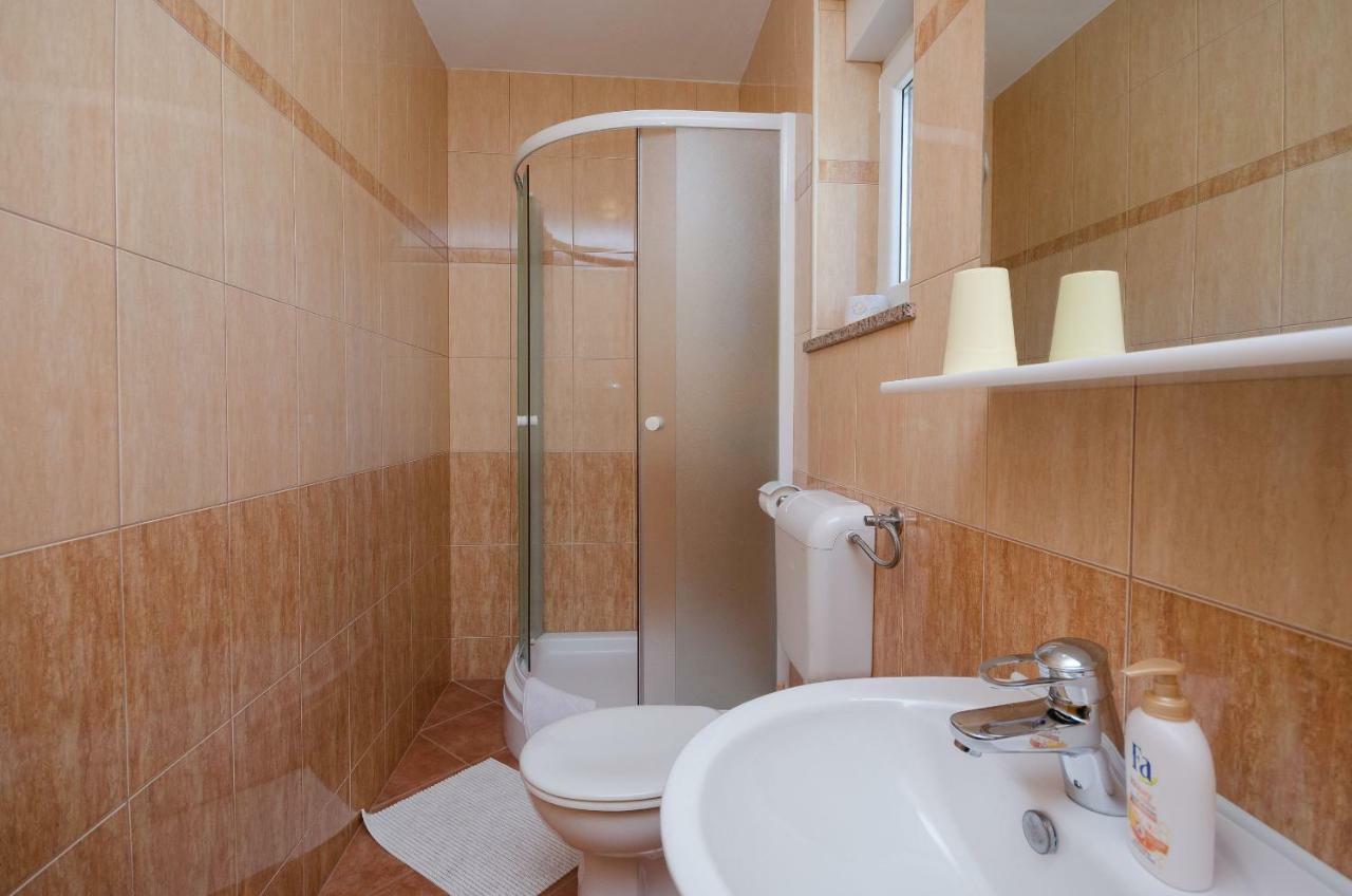 לופאר Apartments Mirjana מראה חיצוני תמונה