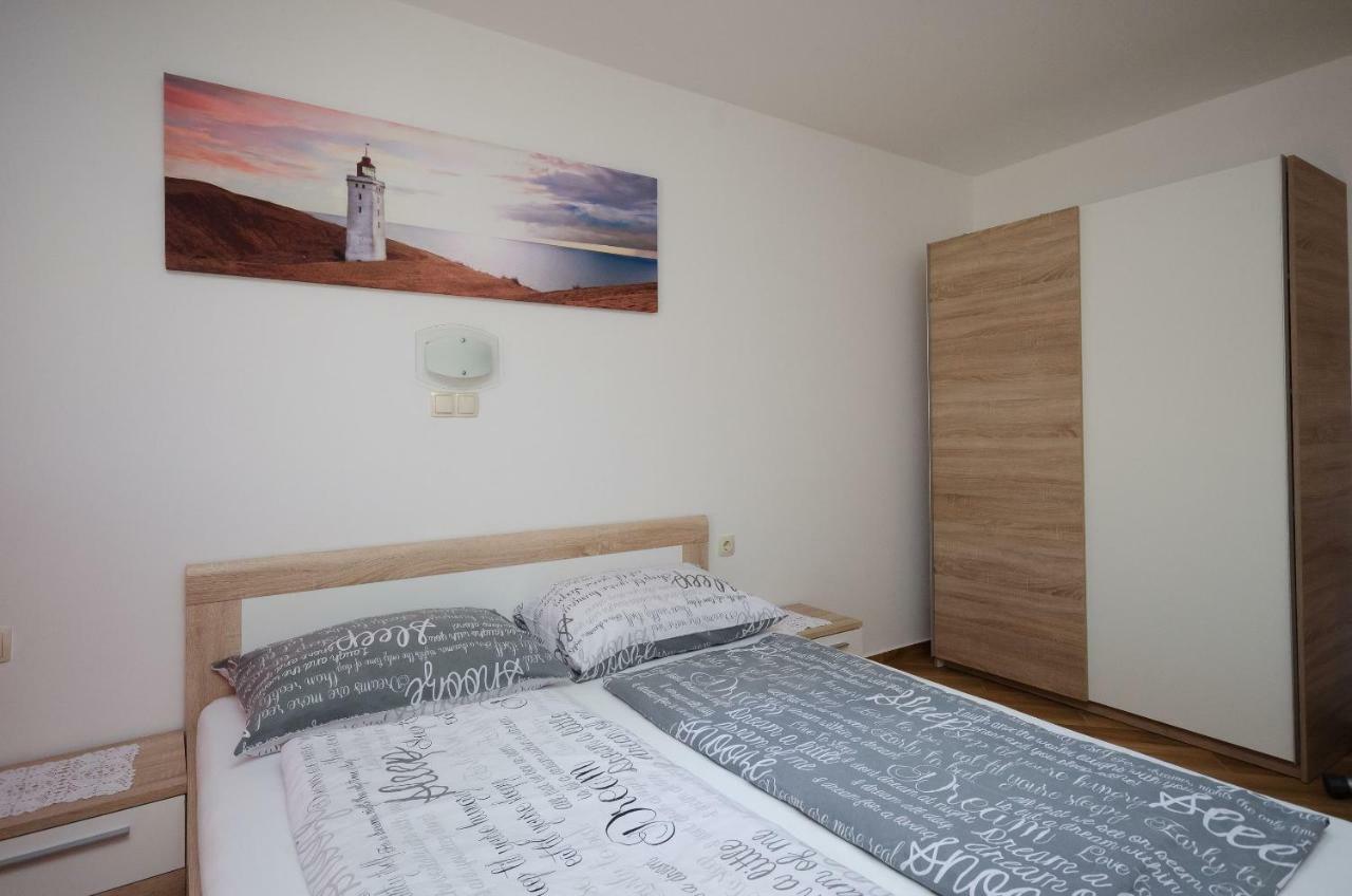 לופאר Apartments Mirjana מראה חיצוני תמונה