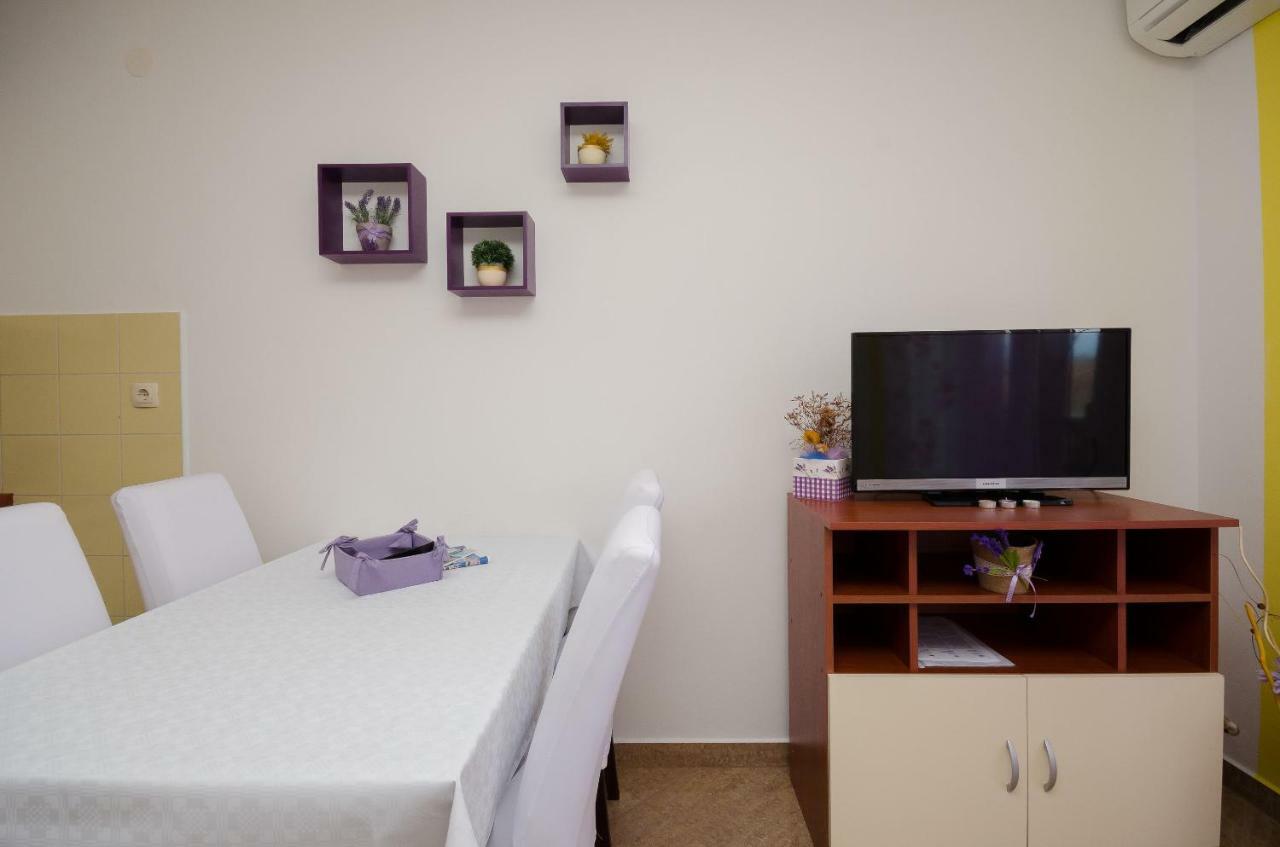 לופאר Apartments Mirjana מראה חיצוני תמונה