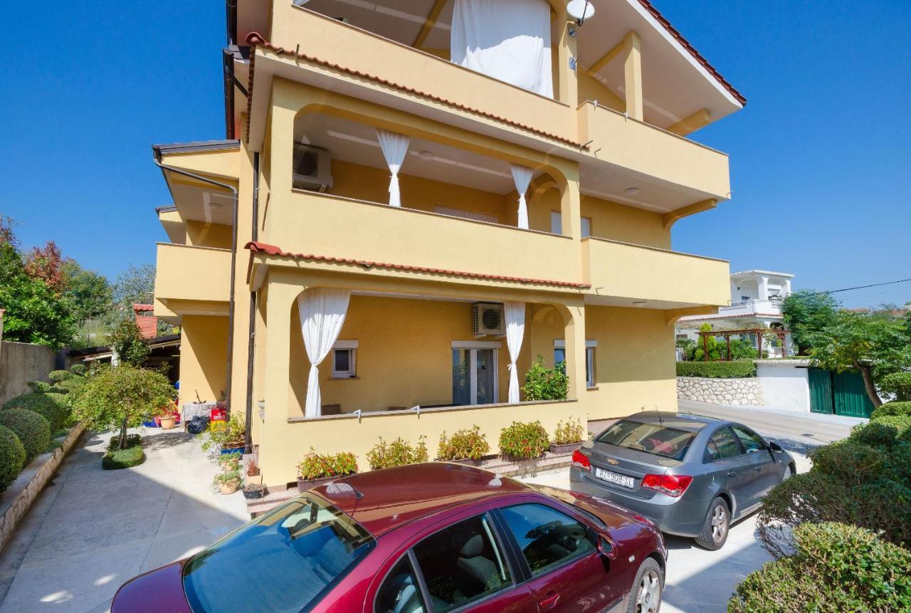 לופאר Apartments Mirjana מראה חיצוני תמונה
